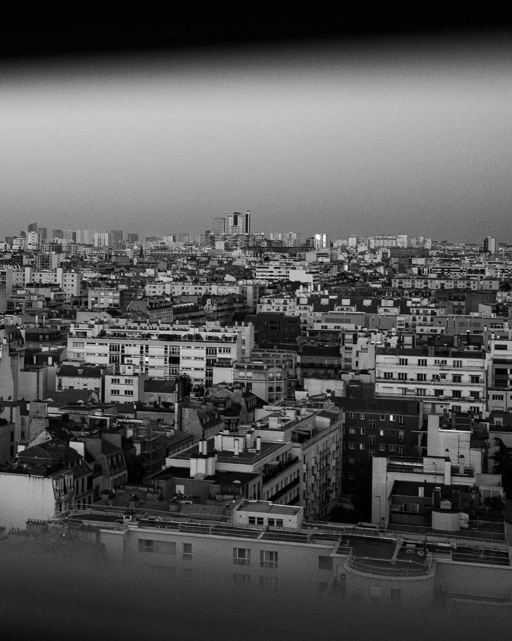 Fragment de paysage parisien en noir et blanc